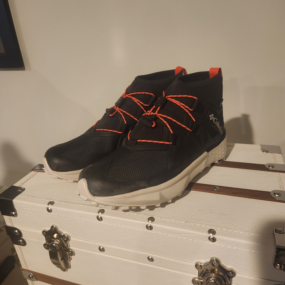 Columbia Men's Black and Orange Shoes
